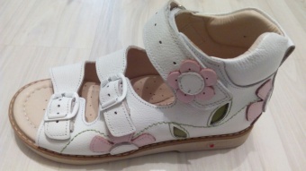 Сандалии белые с цветами для девочки Mymini